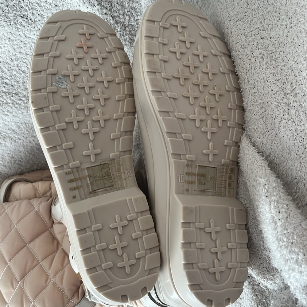 Michael Kors Fulton Quilted Rubber boots Size 10 Beige Cream Gold Like new - Picture 16 of 16